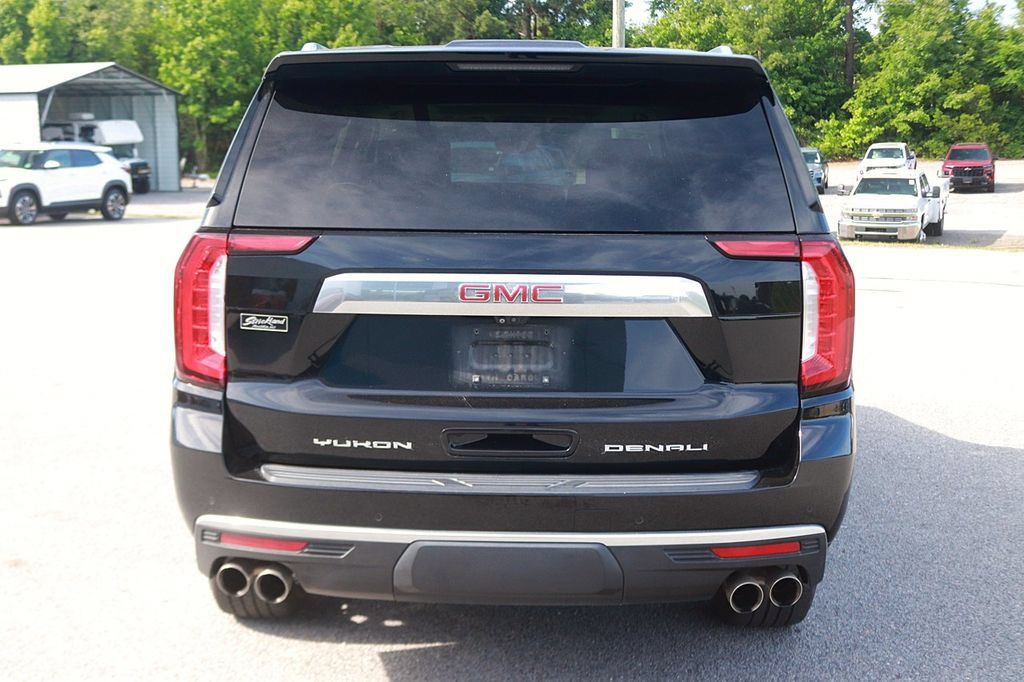 Used 2021 GMC Yukon XL Denali w/ Denali Premium Package AWD/4WD image 6