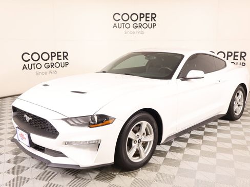 Used 2020 Ford Mustang Coupe RWD image 9