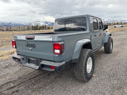 Used 2025 Jeep Gladiator Sport AWD/4WD image 10