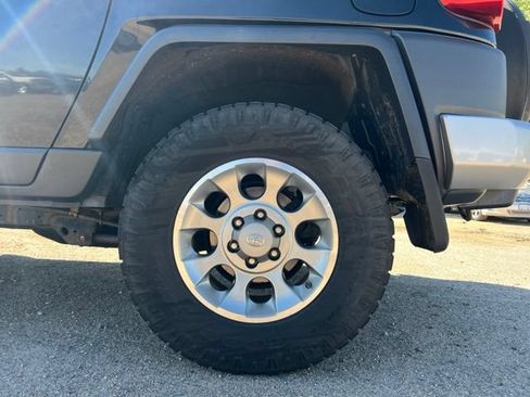 Used 2012 Toyota FJ Cruiser 4WD w/ Upgrade Pkg image 11