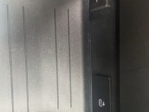 Used 2025 Land Rover Defender 110 X-Dynamic SE image 32