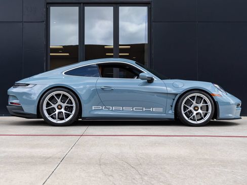Certified 2024 Porsche 911 GT3 RS RWD image 12