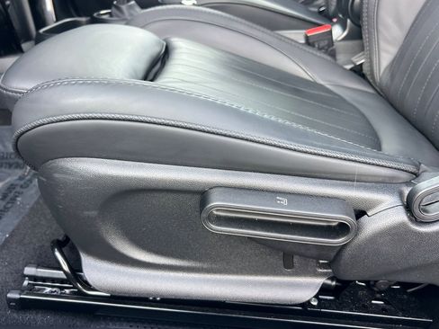 Used 2024 MINI Cooper SE w/ Signature Upholstery Package image 14