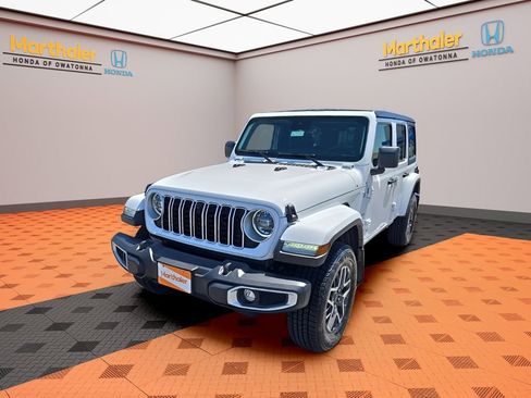 Used 2024 Jeep Wrangler Unlimited Sahara w/ Technology Group AWD/4WD image 1