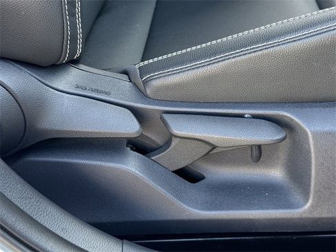 Used 2025 Toyota Camry SE w/ Convenience Package image 31