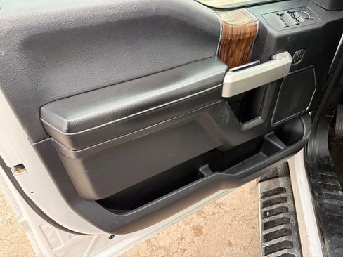 Used 2018 Ford F150 Lariat image 9