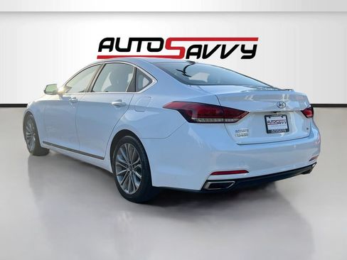 Used 2015 Hyundai Genesis 3.8 RWD image 5