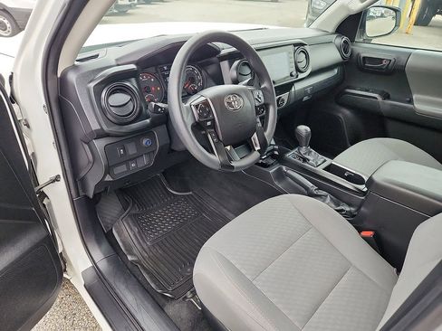 Used 2022 Toyota Tacoma SR image 6