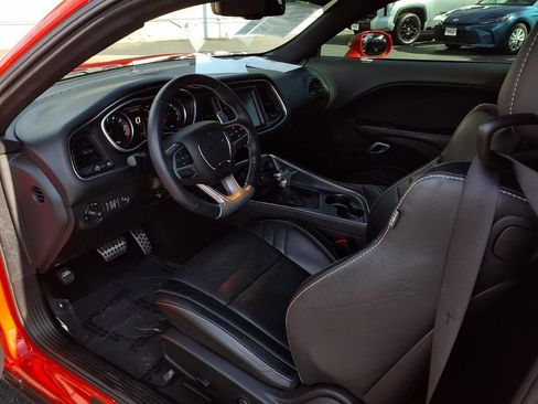 Used 2016 Dodge Challenger SRT image 14