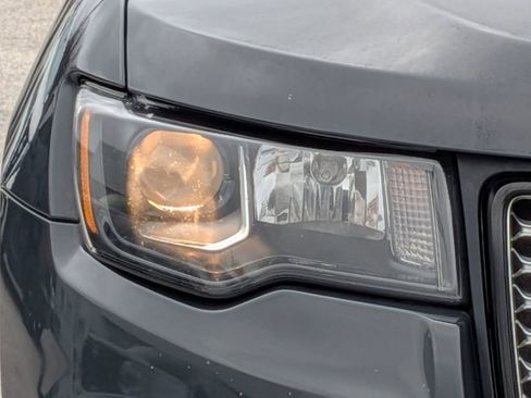 Used 2018 Jeep Grand Cherokee Altitude image 9