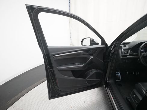 Used 2018 Audi SQ5 Premium Plus w/ S Sport Package AWD/4WD image 29