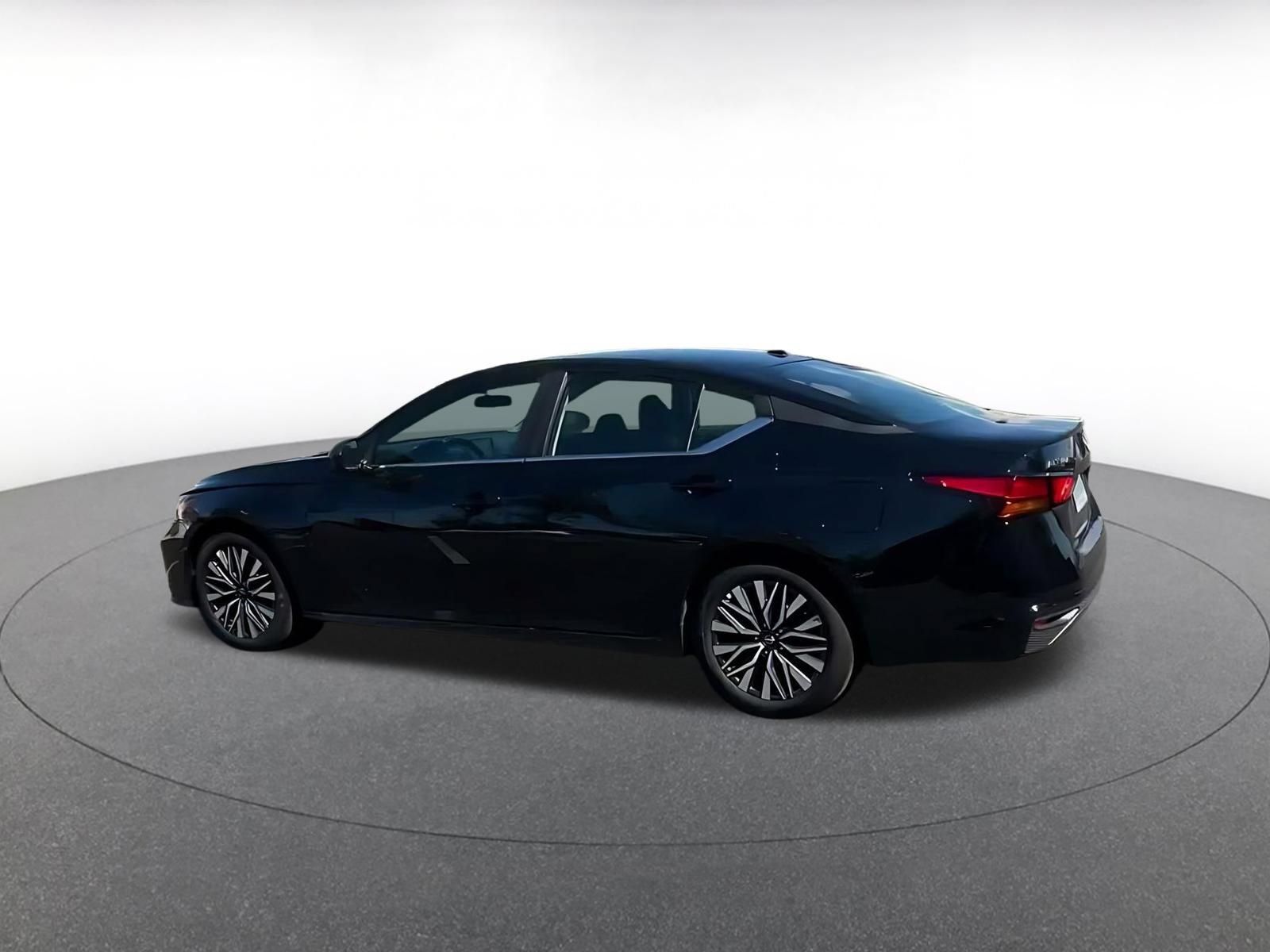 Used 2026 Nissan Altima 2.5 SV FWD image 13