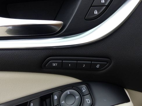 Used 2022 Buick Enclave Premium w/ Surround and Sites Package FWD image 21