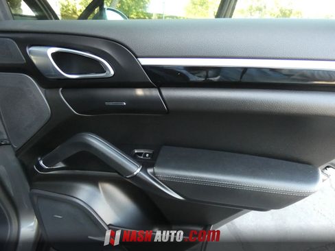 Used 2018 Porsche Cayenne AWD/4WD image 40