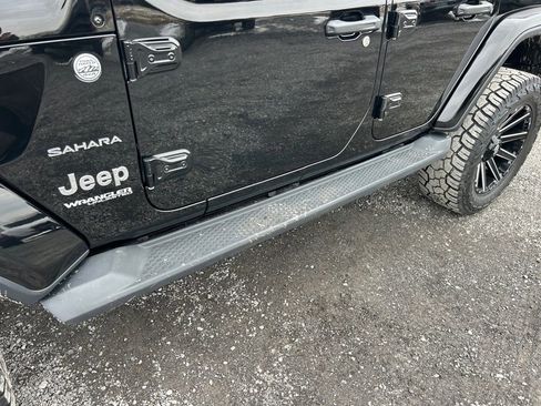 Used 2020 Jeep Wrangler Unlimited Sahara w/ Uconnect 4C Nav & Sound Group image 10