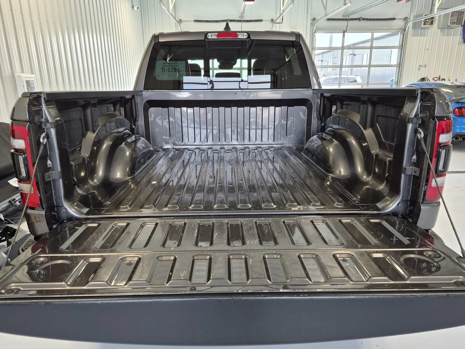 Used 2024 RAM 1500 Laramie AWD/4WD image 14