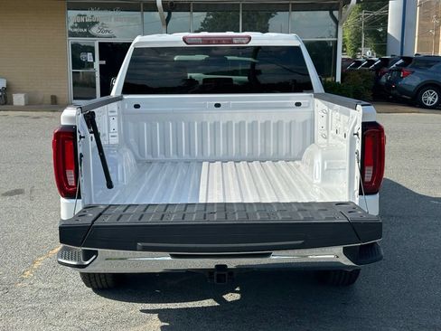 Used 2024 GMC Sierra 1500 SLT w/ SLT Premium Package AWD/4WD image 7