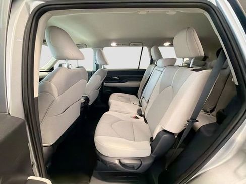 Certified 2025 Toyota Grand Highlander FWD image 20