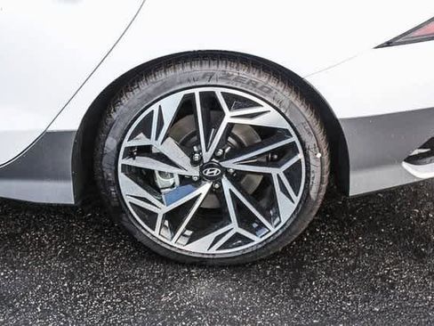 Certified 2025 Hyundai Ioniq 6 SEL image 8