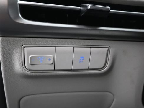 Certified 2025 Hyundai Tucson SE FWD image 20