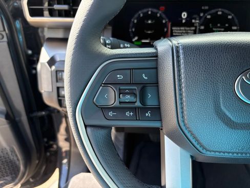 Used 2025 Toyota 4Runner TRD Off-Road image 25