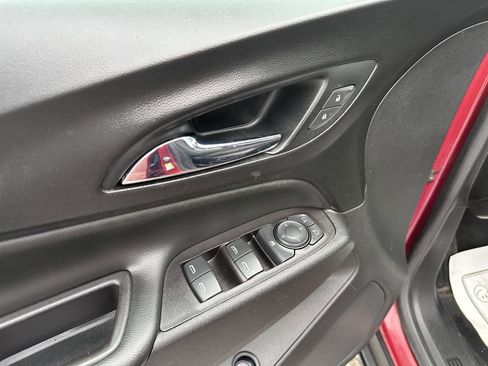 Used 2021 Chevrolet Equinox LT image 20