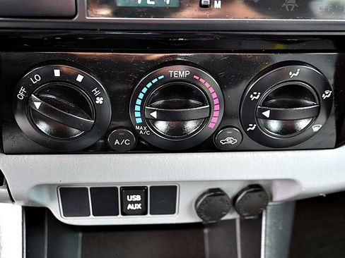 Used 2014 Toyota Tacoma PreRunner image 21