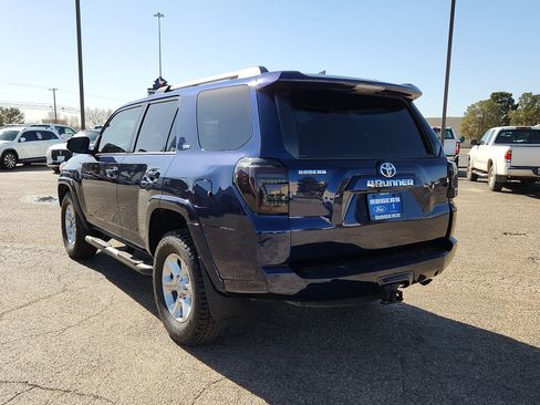 Used 2023 Toyota 4Runner SR5 image 5