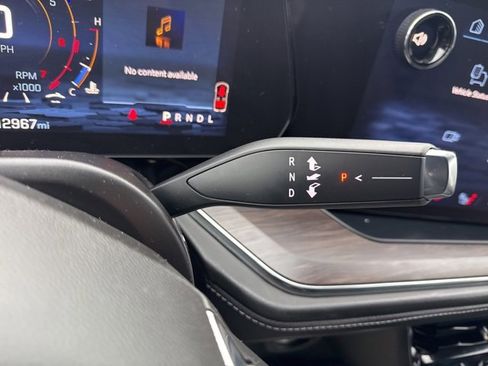 Used 2025 Chevrolet Tahoe Z71 image 17