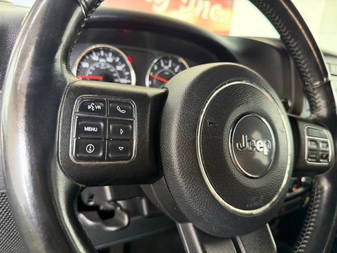Used 2018 Jeep Wrangler Unlimited Sport S image 23
