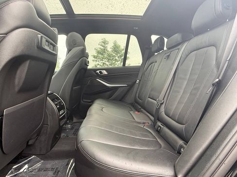 Used 2021 BMW X5 xDrive40i w/ M Sport Package AWD/4WD image 12