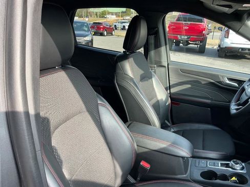 Used 2025 Ford Escape ST-Line image 9