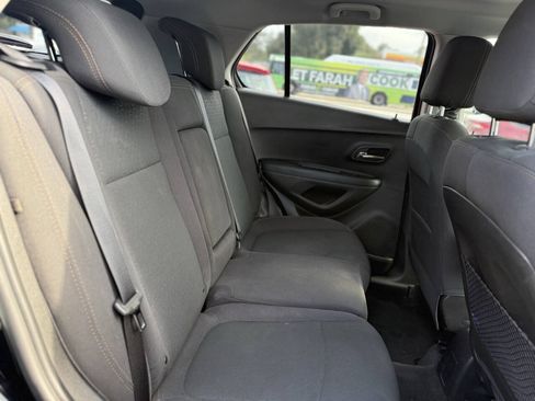 Used 2018 Chevrolet Trax LS w/ LPO, Cargo Package FWD image 22
