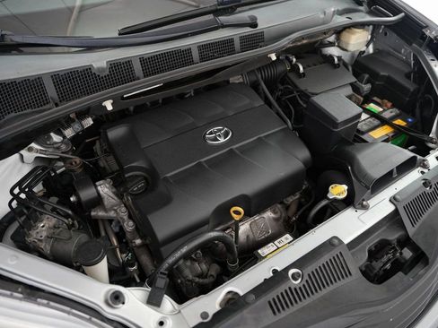 Used 2015 Toyota Sienna L image 54