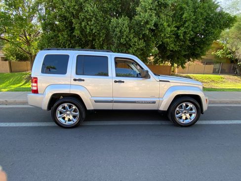 Used 2012 Jeep Liberty Sport RWD image 4