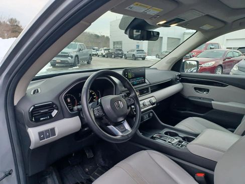 Used 2023 Honda Pilot Touring image 8