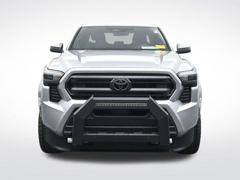 Used 2025 Toyota Tacoma SR5 AWD/4WD image 2