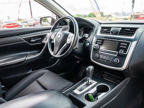 Used 2016 Nissan Altima 2.5 SR FWD image 19