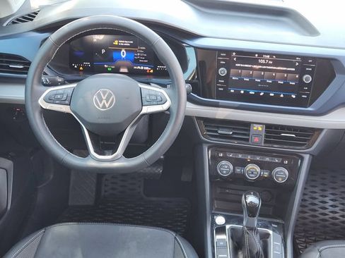 Used 2024 Volkswagen Taos SE w/ MDO Package FWD image 26