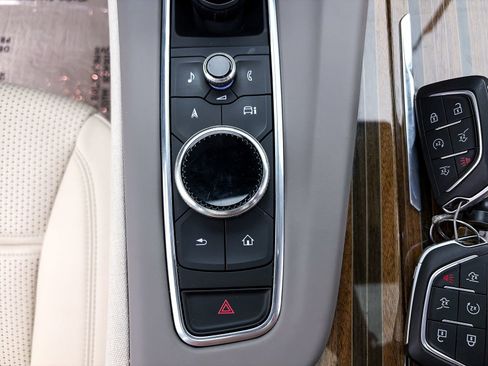 Used 2022 Cadillac Escalade Sport Platinum w/ Heavy-Duty Trailer Package AWD/4WD image 31