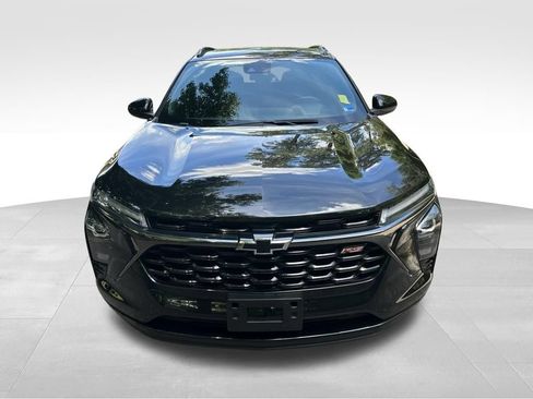 Used 2024 Chevrolet Trax RS w/ Sunroof Package FWD image 9
