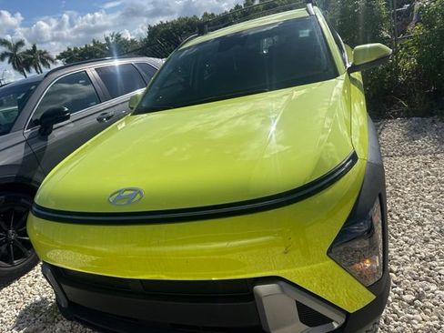 Used 2025 Hyundai Kona SEL FWD image 2