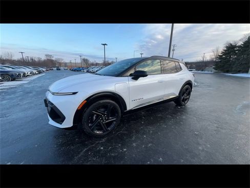 Certified 2024 Chevrolet Equinox EV RS image 4