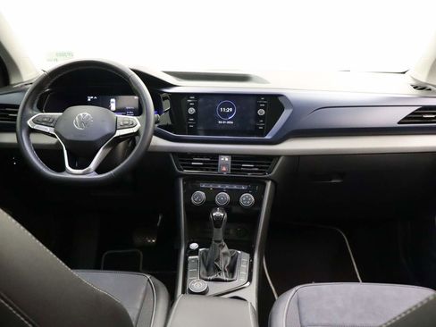 Used 2023 Volkswagen Taos SE w/ Panoramic Sunroof Package image 12