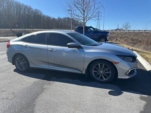Used 2019 Honda Civic EX image 2