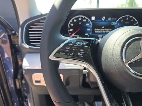 Used 2025 Mercedes-Benz GLE 350 4MATIC image 36