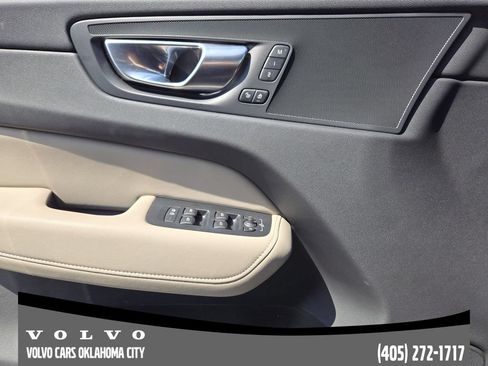 Used 2026 Volvo XC60 B5 Core w/ Protection Package Premier AWD/4WD image 17