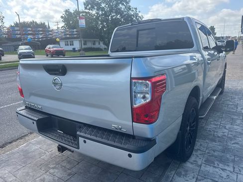 Used 2017 Nissan Titan SL w/ SL Towing Convenience Package RWD image 9