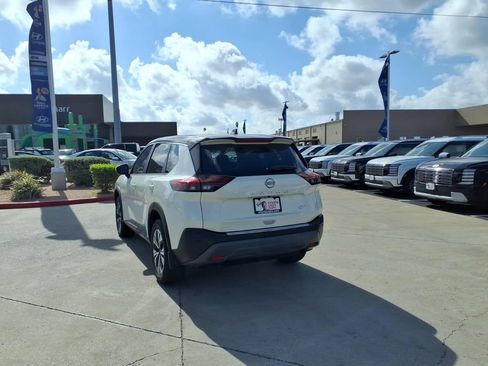 Used 2023 Nissan Rogue SV FWD image 3