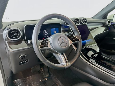 New 2025 Mercedes-Benz GLC 300 4MATIC image 9